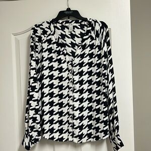 WHBM black/white v-neck blouse.  XL.
